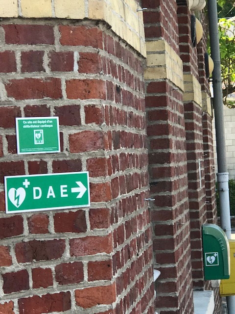 En cas d'urgence, des DAE sont disponibles sur la commune !